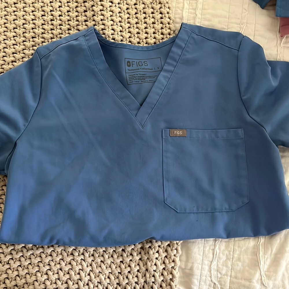 Figs Catarina scrub top